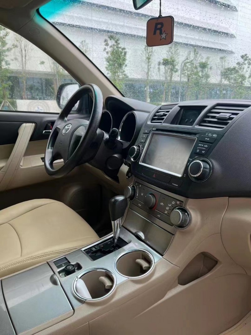 成都14年丰田汉兰达6