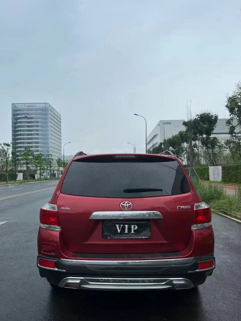 成都14年丰田汉兰达9