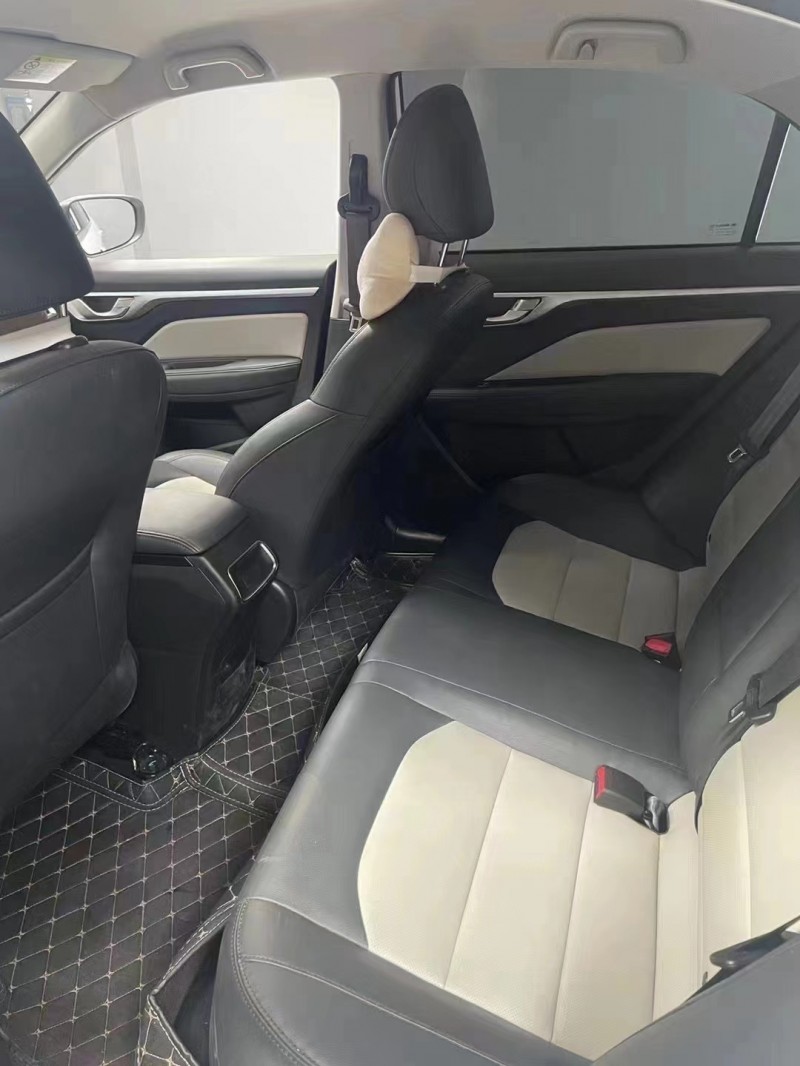 成都21年吉利远景4