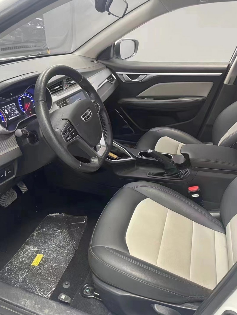 成都21年吉利远景5