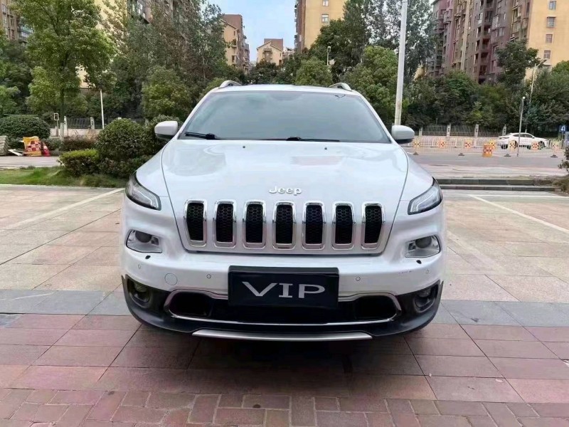 衡阳16年Jeep自由光1