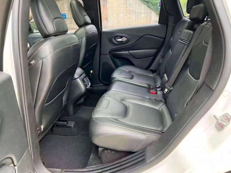 衡阳16年Jeep自由光6