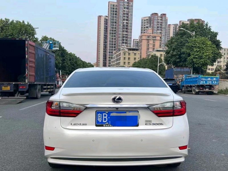 广州18年雷克萨斯ES9