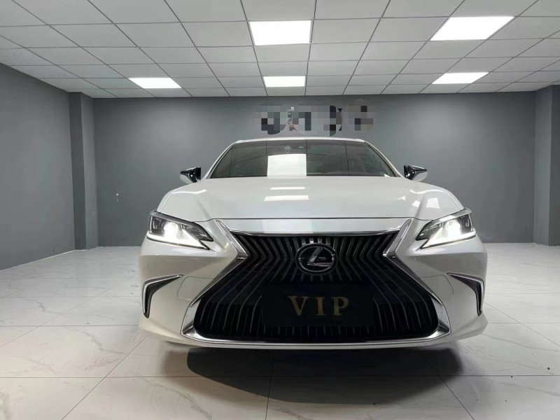 成都20年雷克萨斯ES1