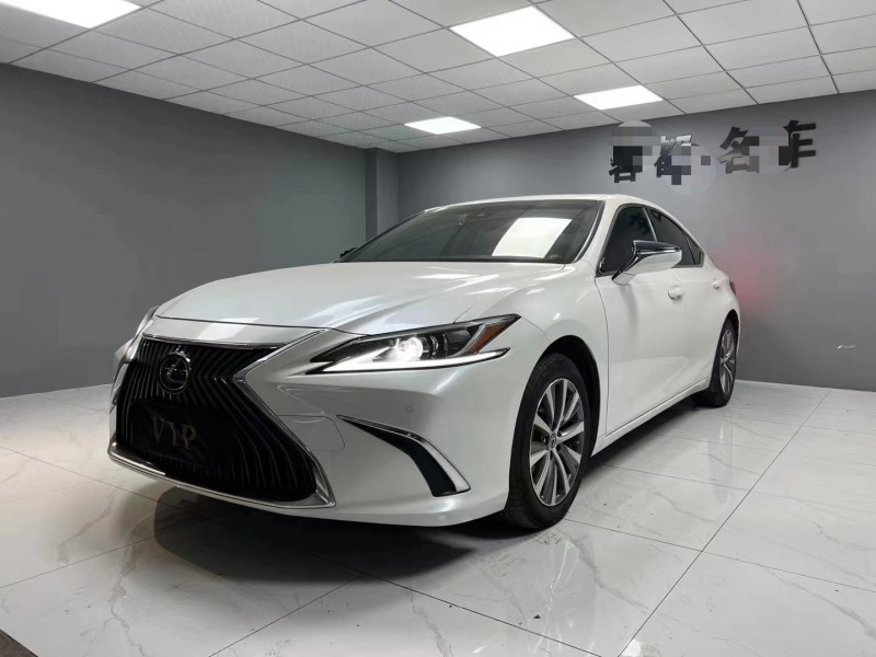 成都20年雷克萨斯ES2