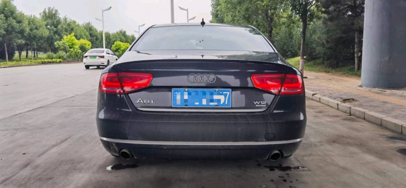 嘉兴14年奥迪A8L2