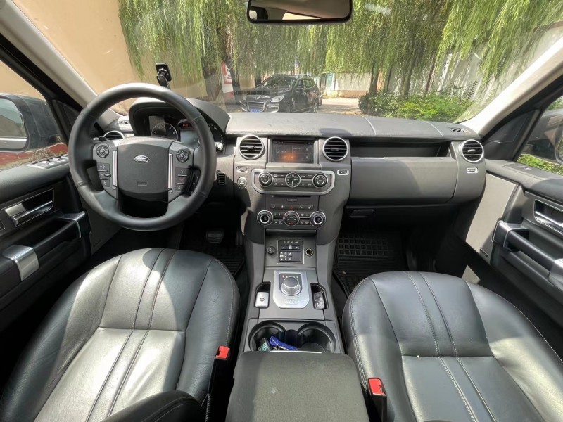 青岛17年路虎发现8