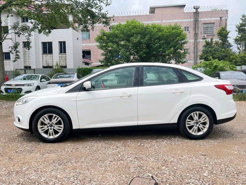 广州14年福特福克斯3