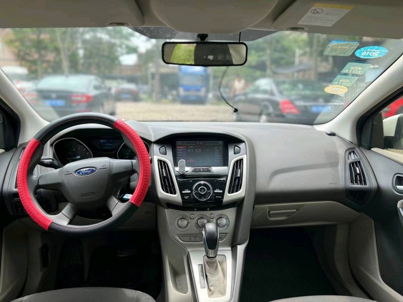 广州14年福特福克斯5