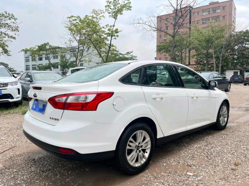 广州14年福特福克斯8