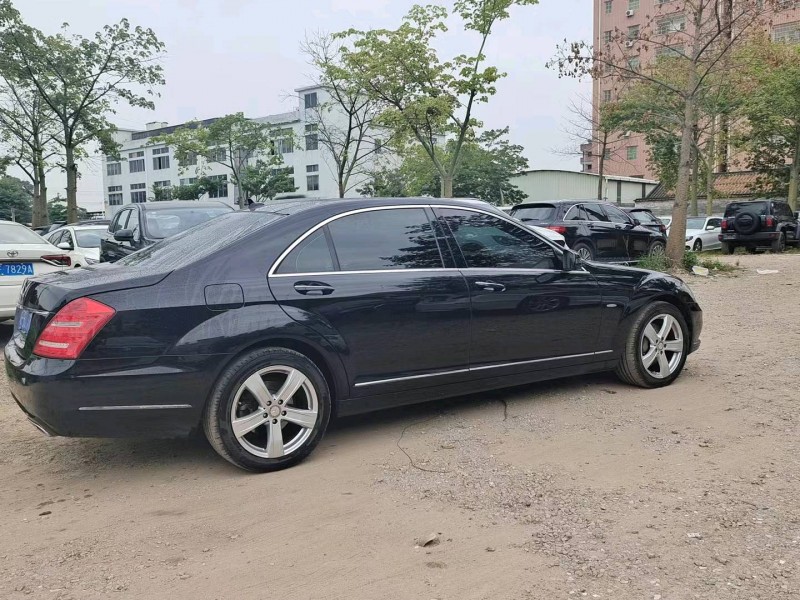 广州12年奔驰S8