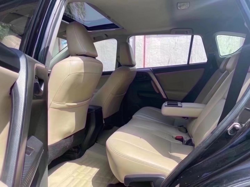 青岛16年丰田RAV46