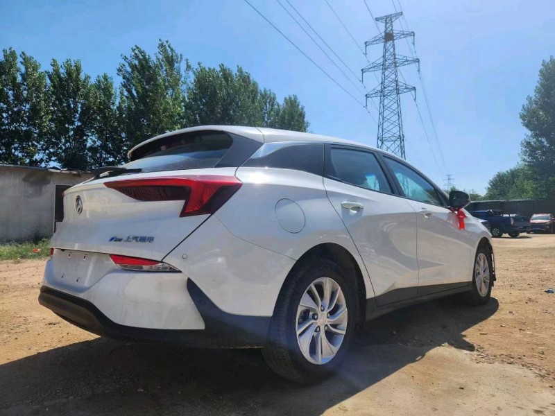 青岛23年别克微蓝6