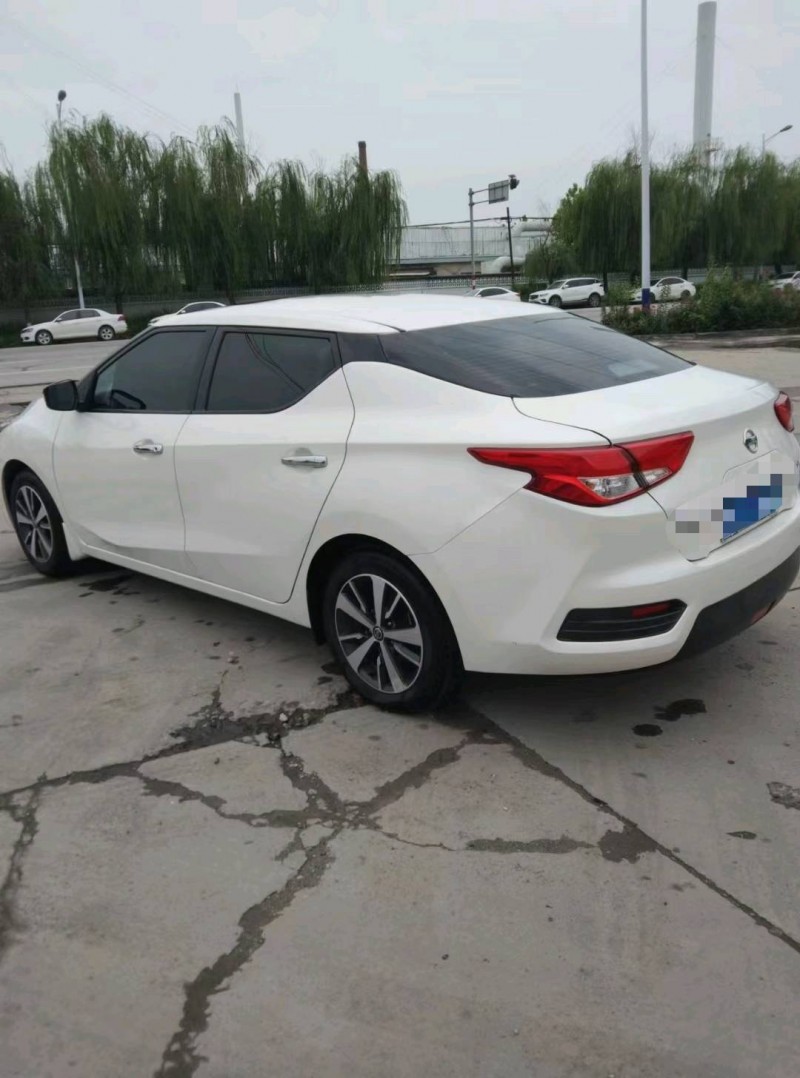 保定19年日产蓝鸟4