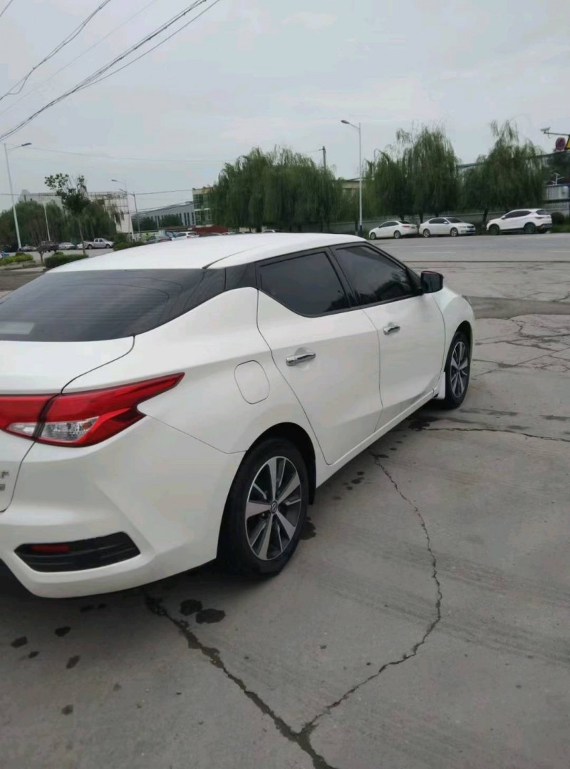 保定19年日产蓝鸟8