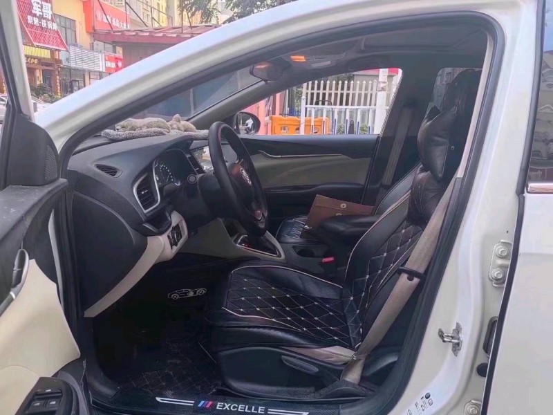 青岛17年别克英朗5