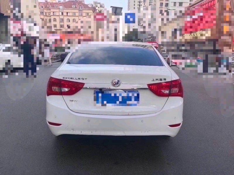 青岛17年别克英朗9