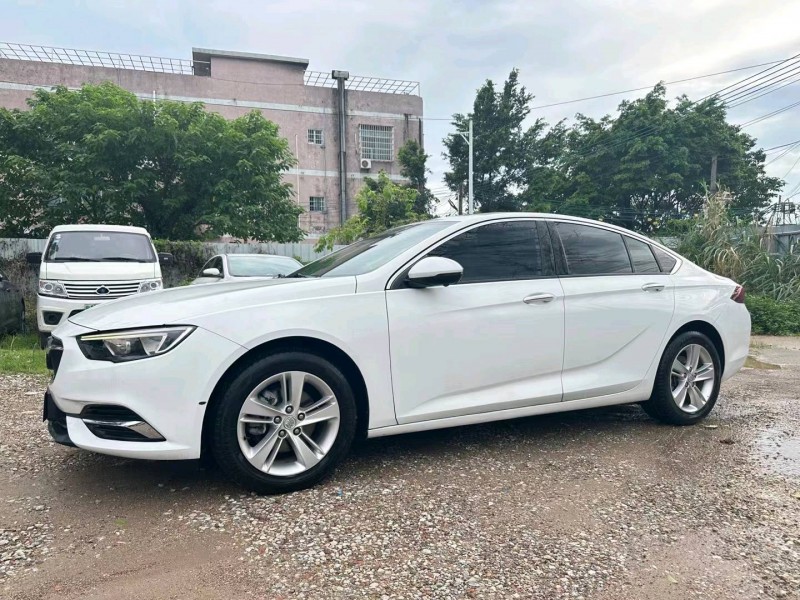 广州19年别克君威2