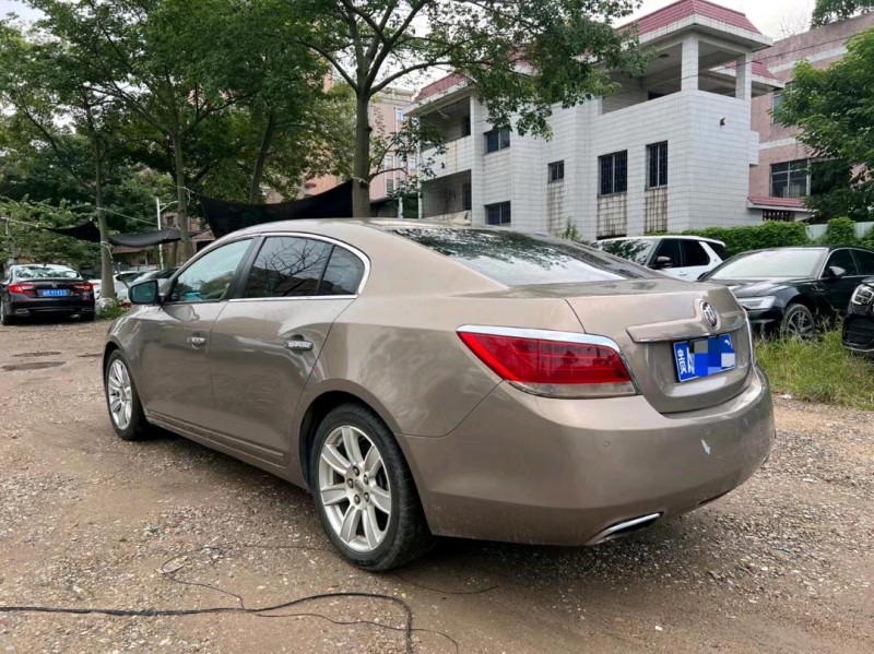 广州12年别克君越8