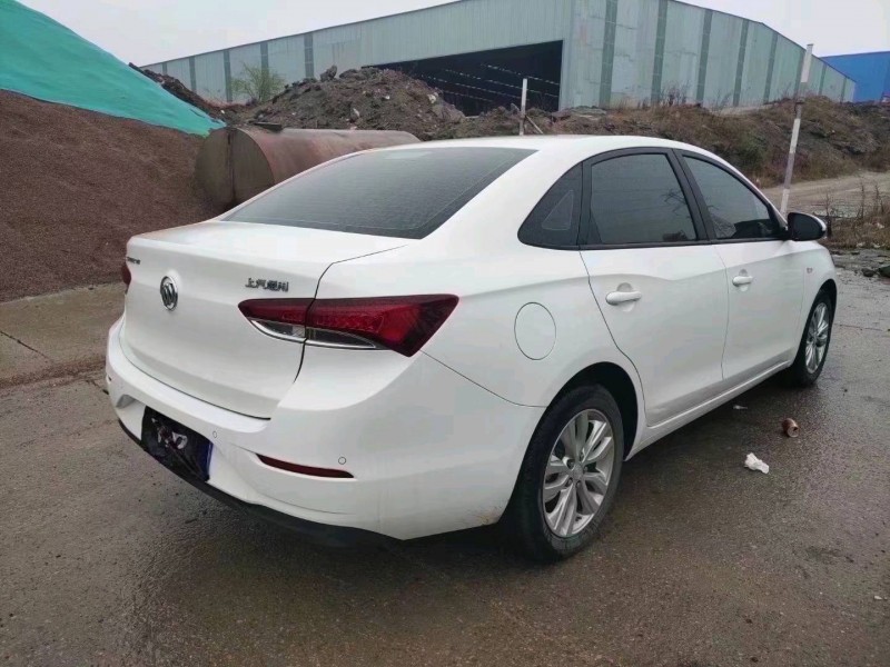 青岛20年别克英朗8