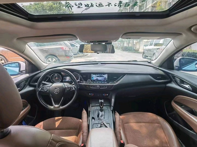 济南18年别克君威8