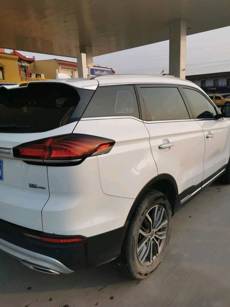 保定20年吉利博越7