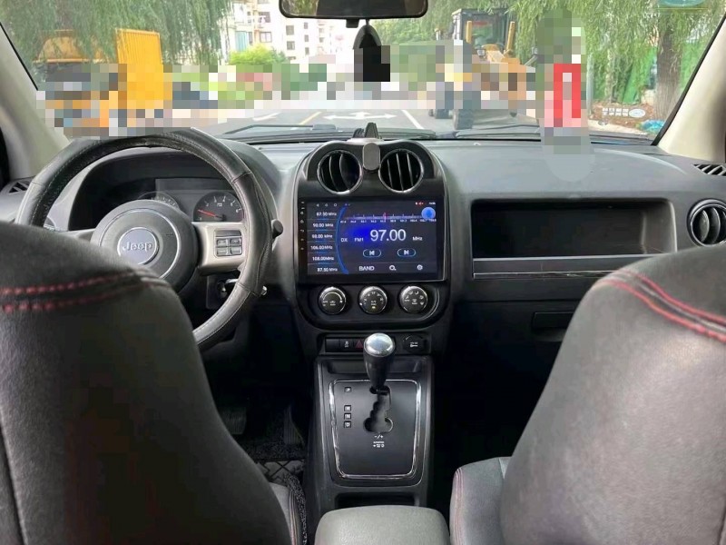 青岛15年Jeep指南者4