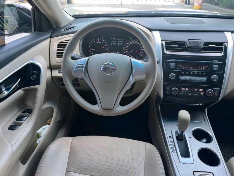 济宁17年日产天籁6