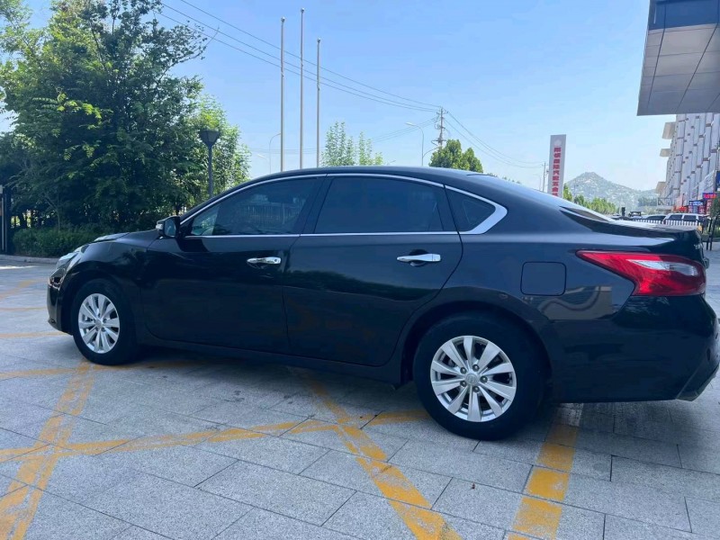 济宁17年日产天籁8