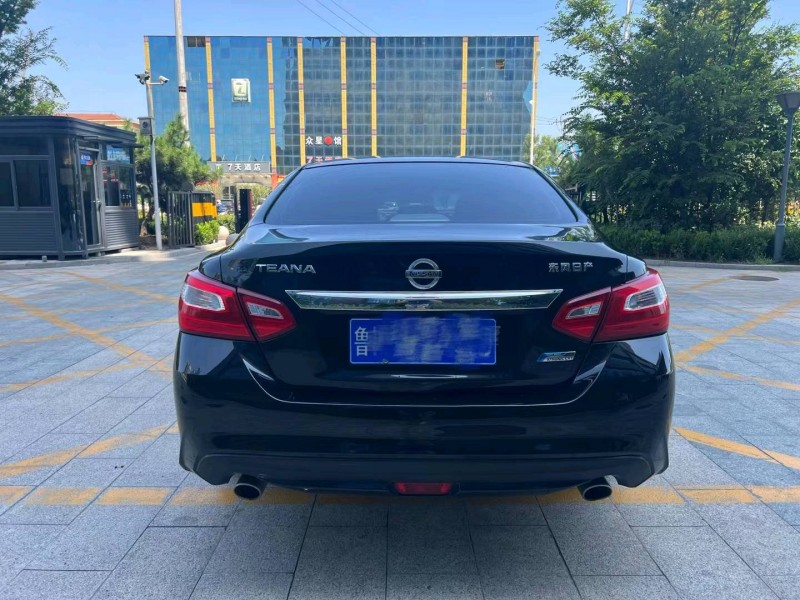 济宁17年日产天籁9