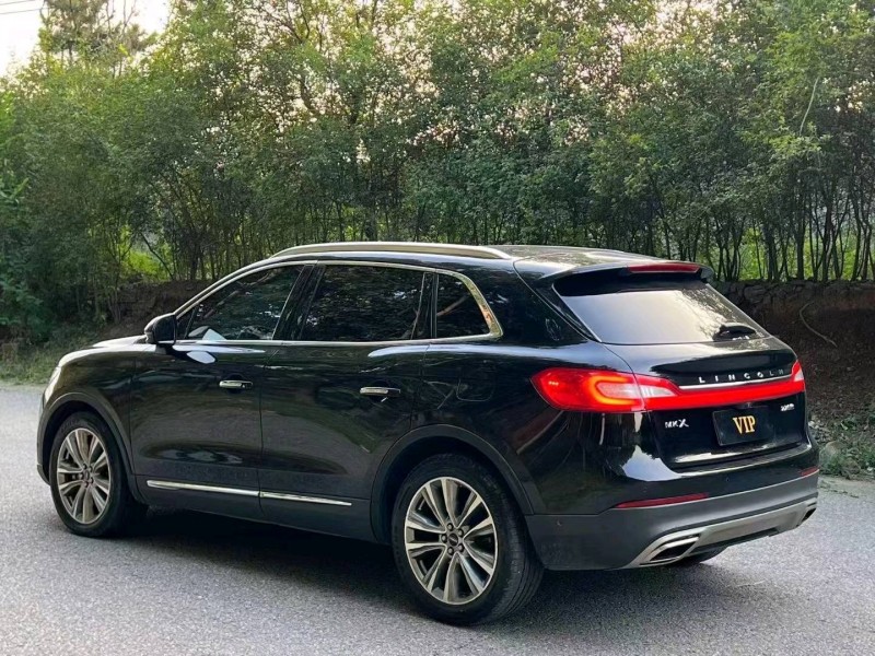 青島17年林肯MKX4