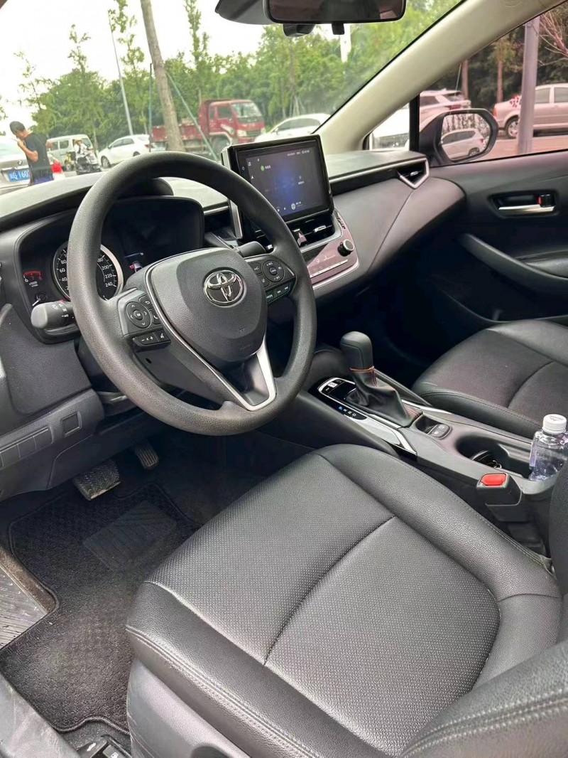 成都22年丰田卡罗拉4