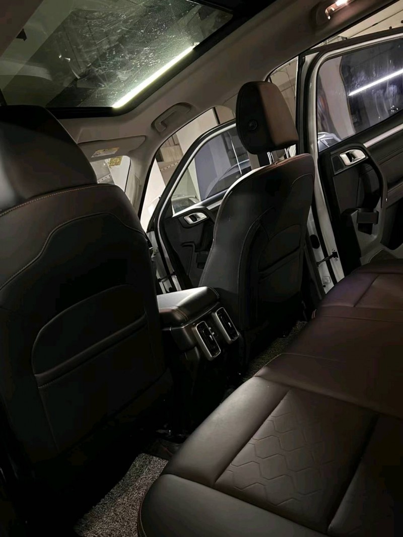 成都22年哈弗大狗4