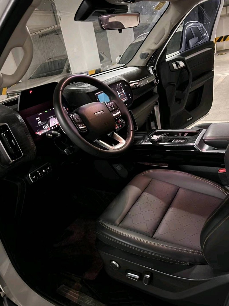 成都22年哈弗大狗8