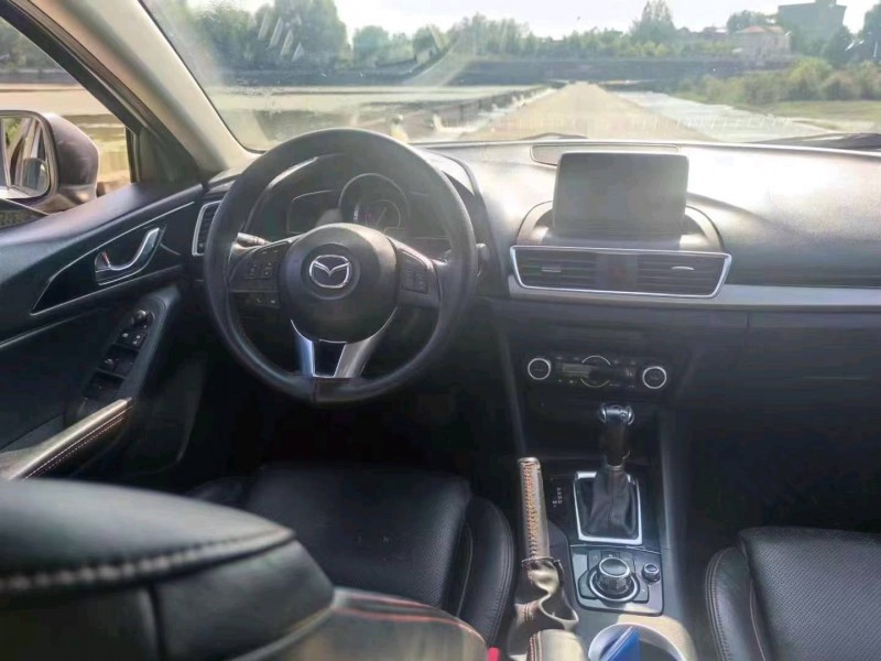 成都16年马自达昂克赛拉6