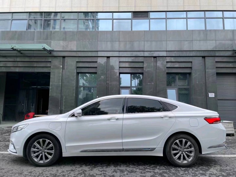 成都22年吉利博瑞3