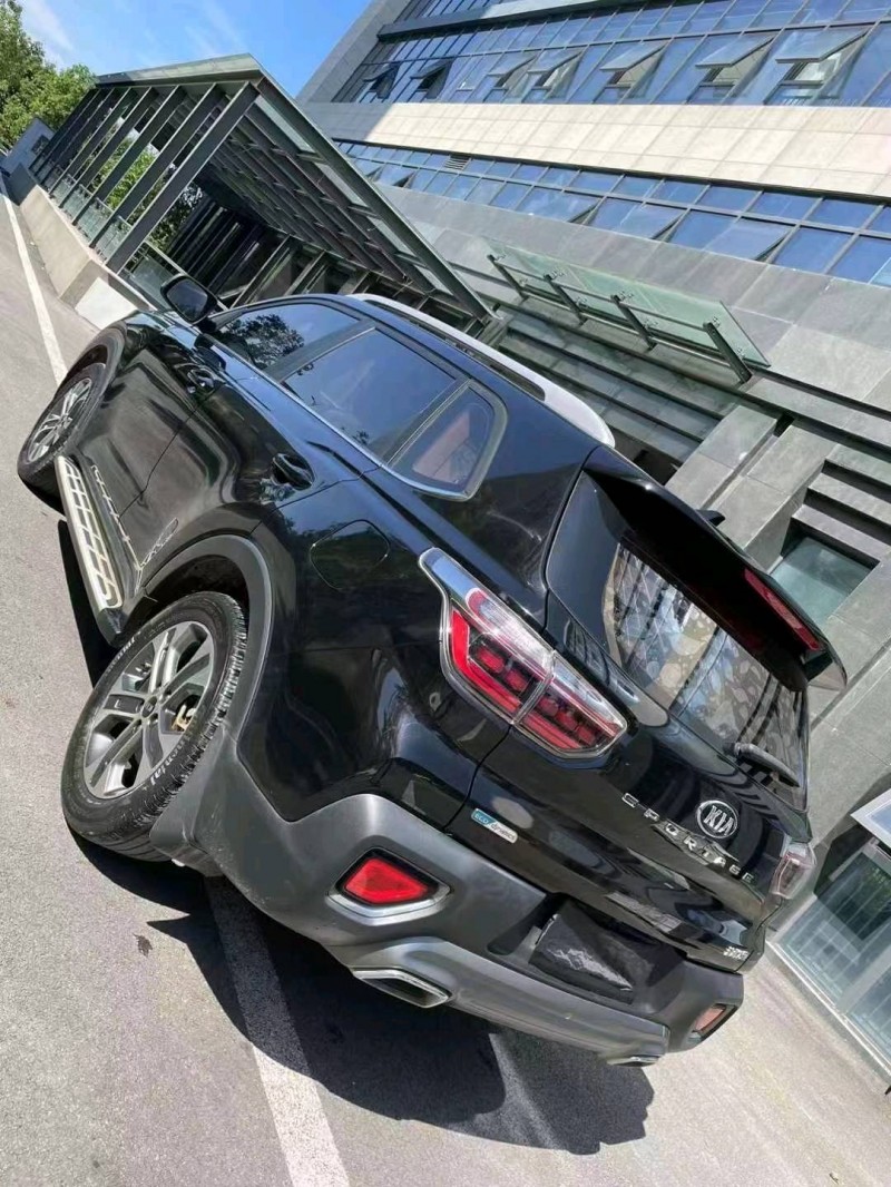 成都19年起亚智跑4