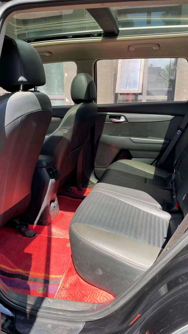 成都19年起亚智跑6