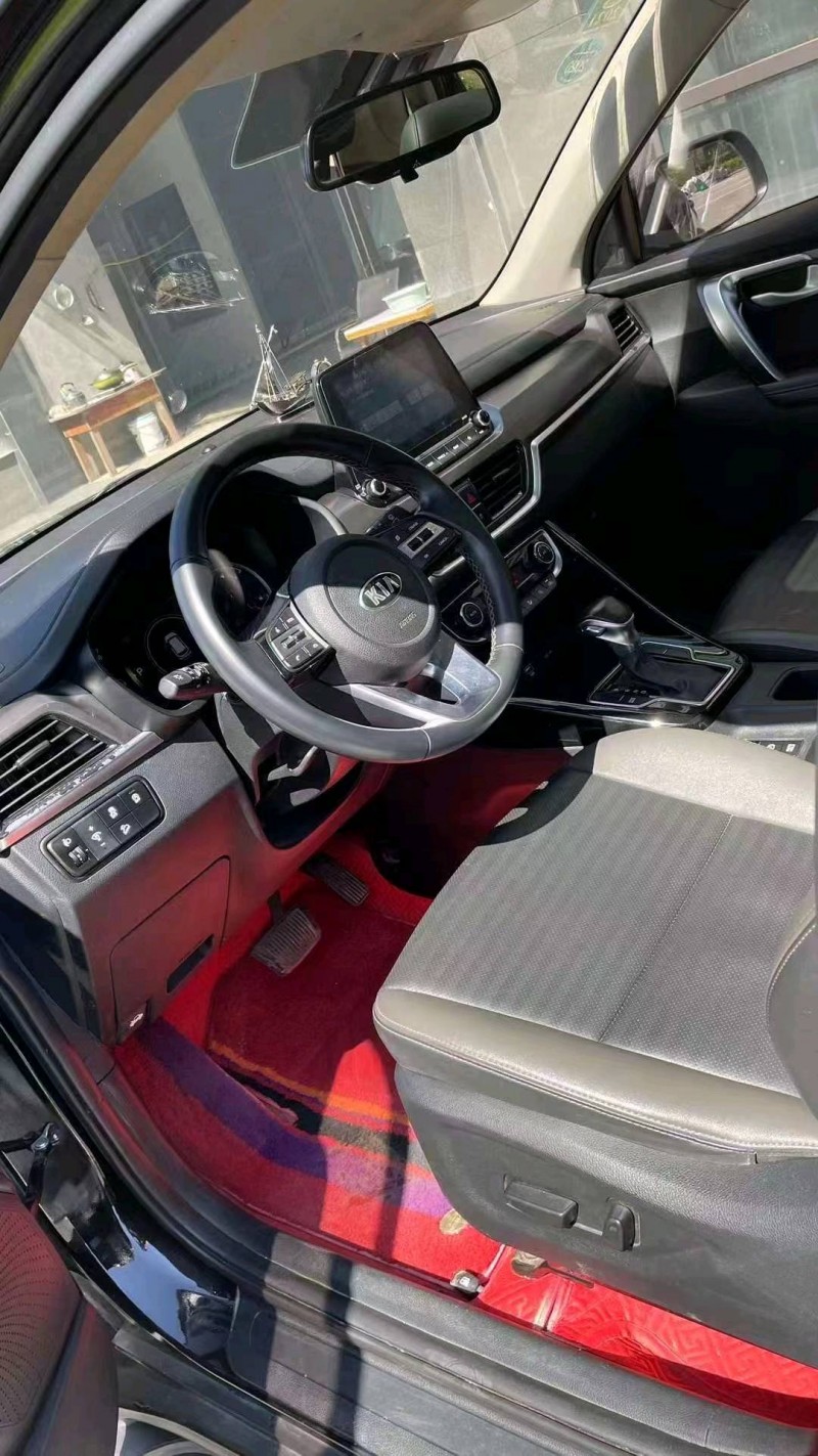 成都19年起亚智跑9