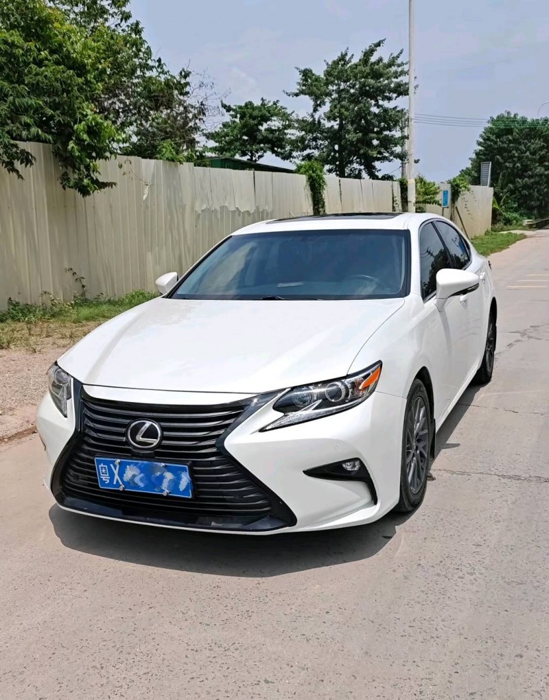 佛山17年雷克萨斯ES2