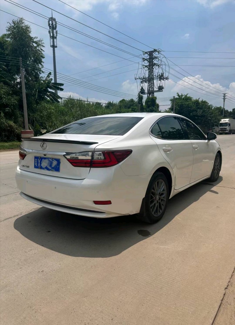 佛山17年雷克萨斯ES5