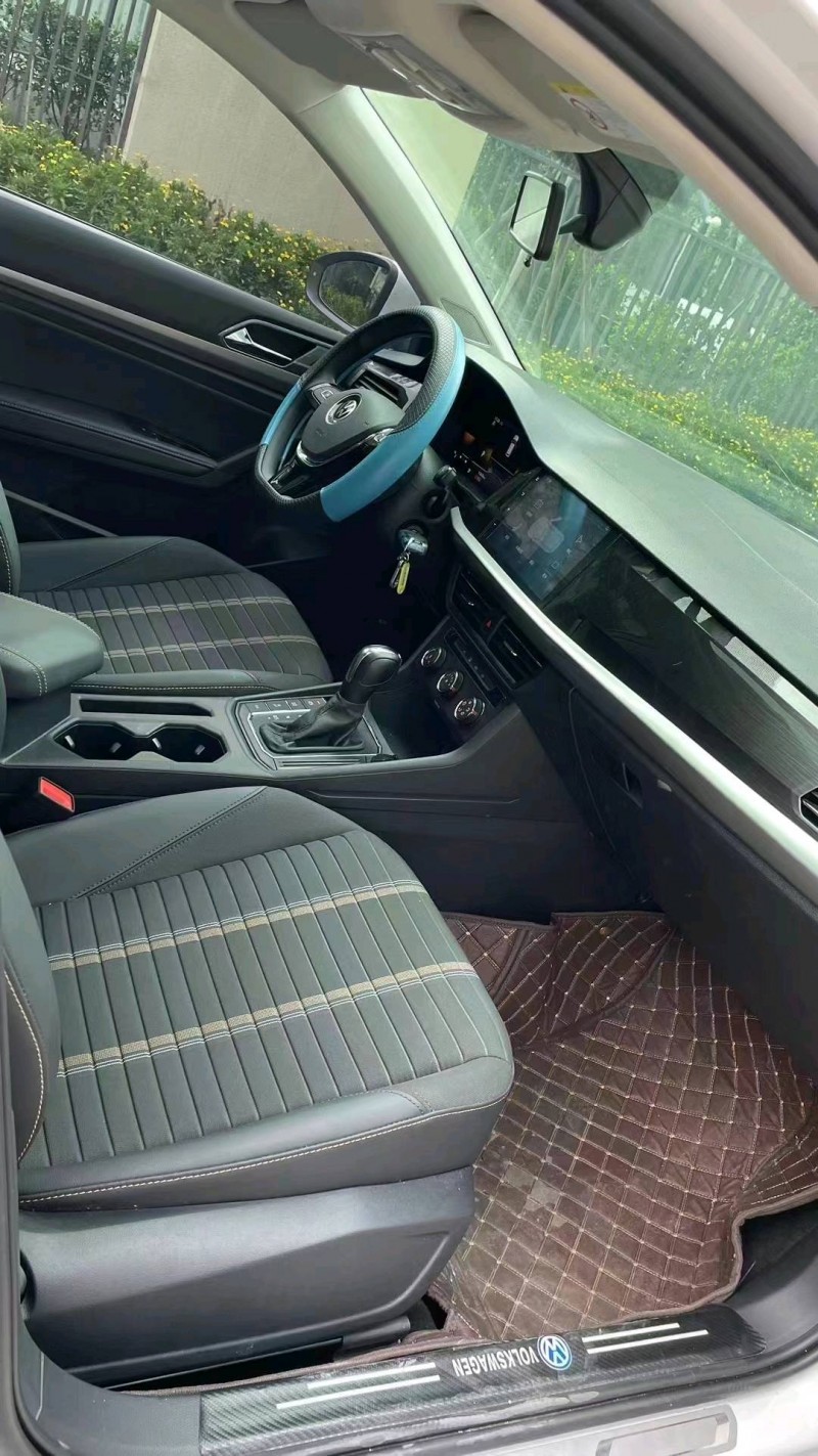 成都22年大众朗逸8