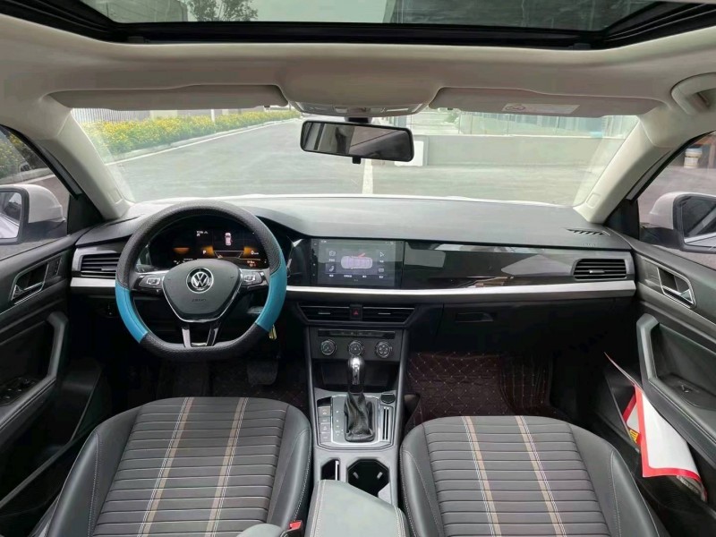 成都22年大众朗逸9