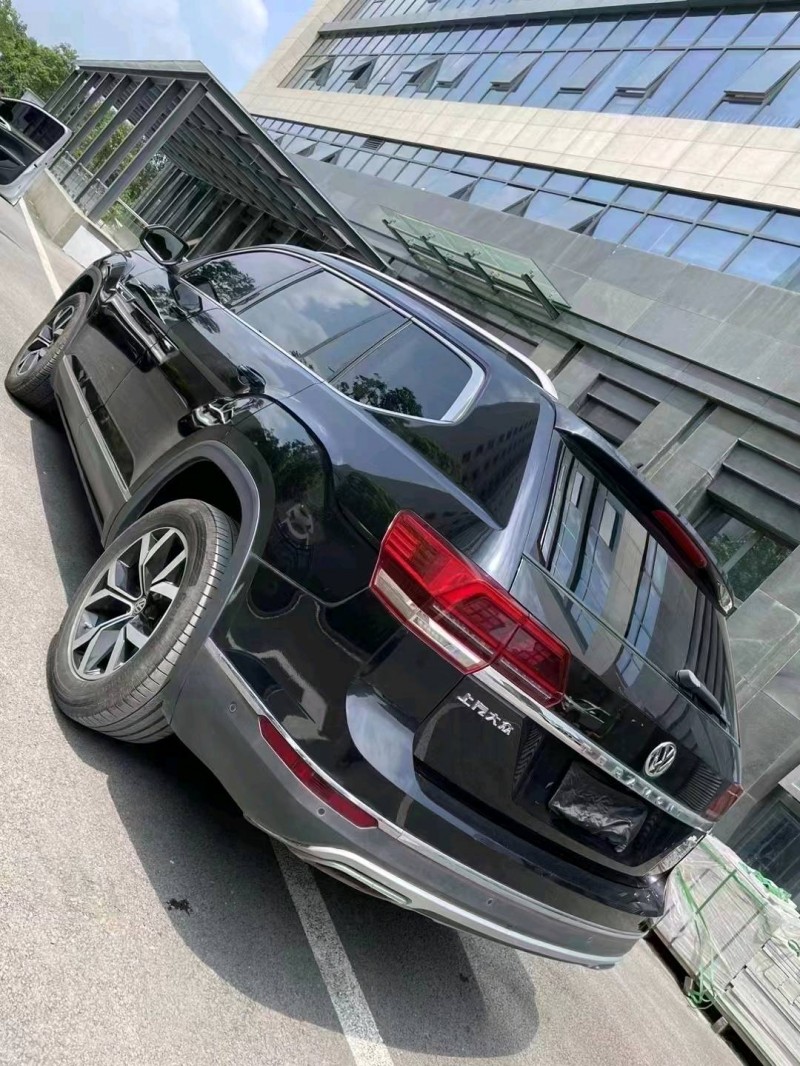 成都17年大众途昂4