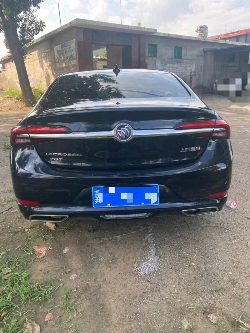 邢台19年别克君越9