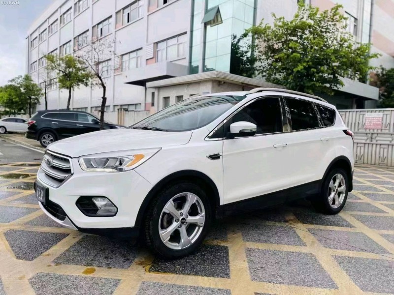 东营16年福特翼虎4