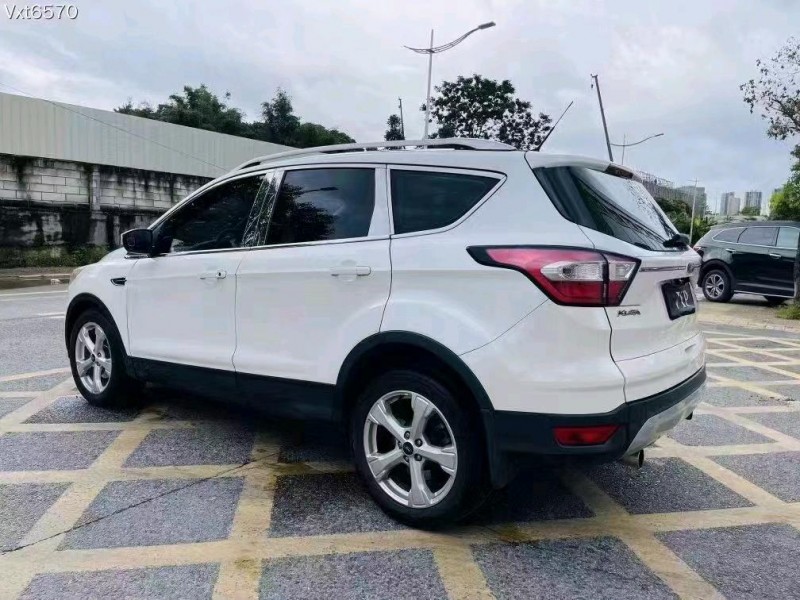 东营16年福特翼虎8