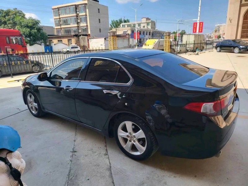 保定12年本田思铂睿5