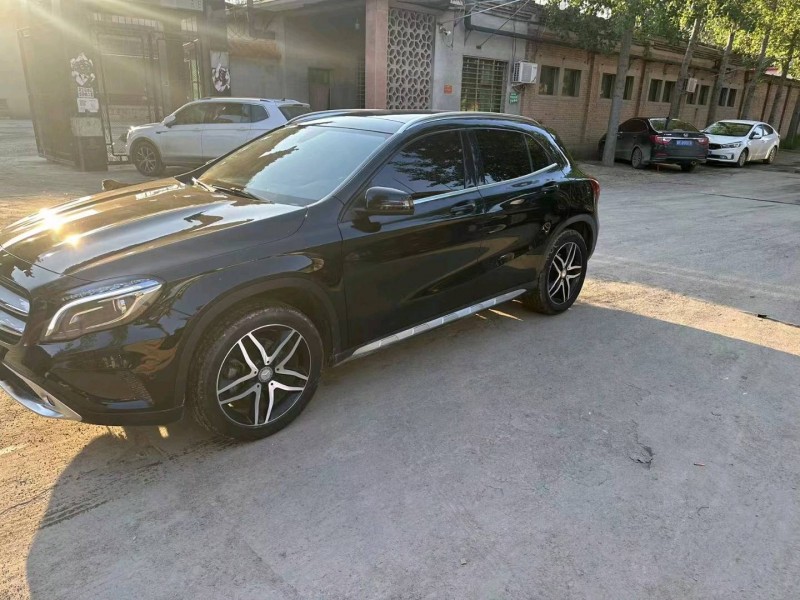 保定16年奔驰GLA2