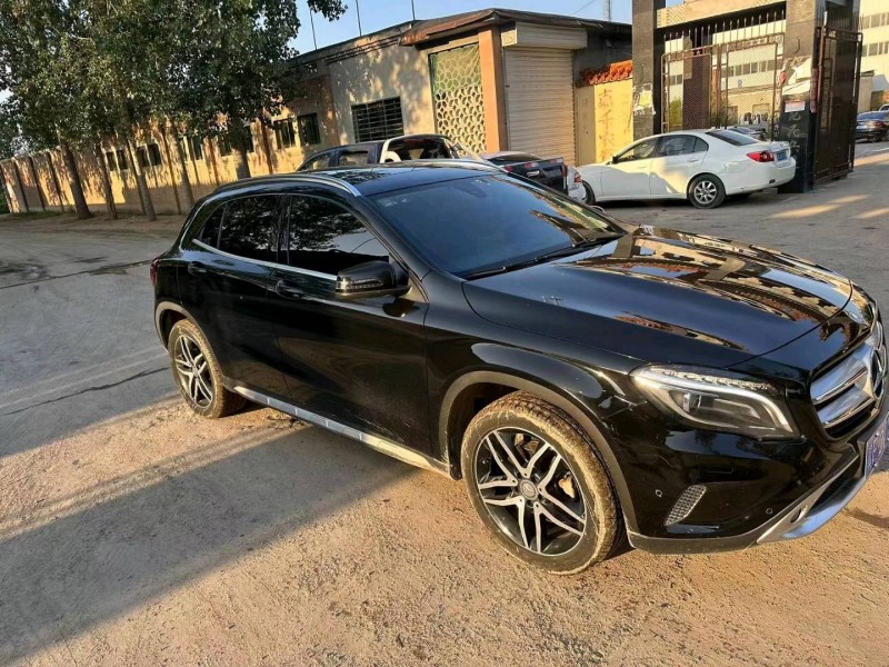 保定16年奔驰GLA3